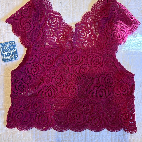 NWT FREE PEOPLE raspberry chase me lace Brami bralette crop top size small - Picture 6 of 11